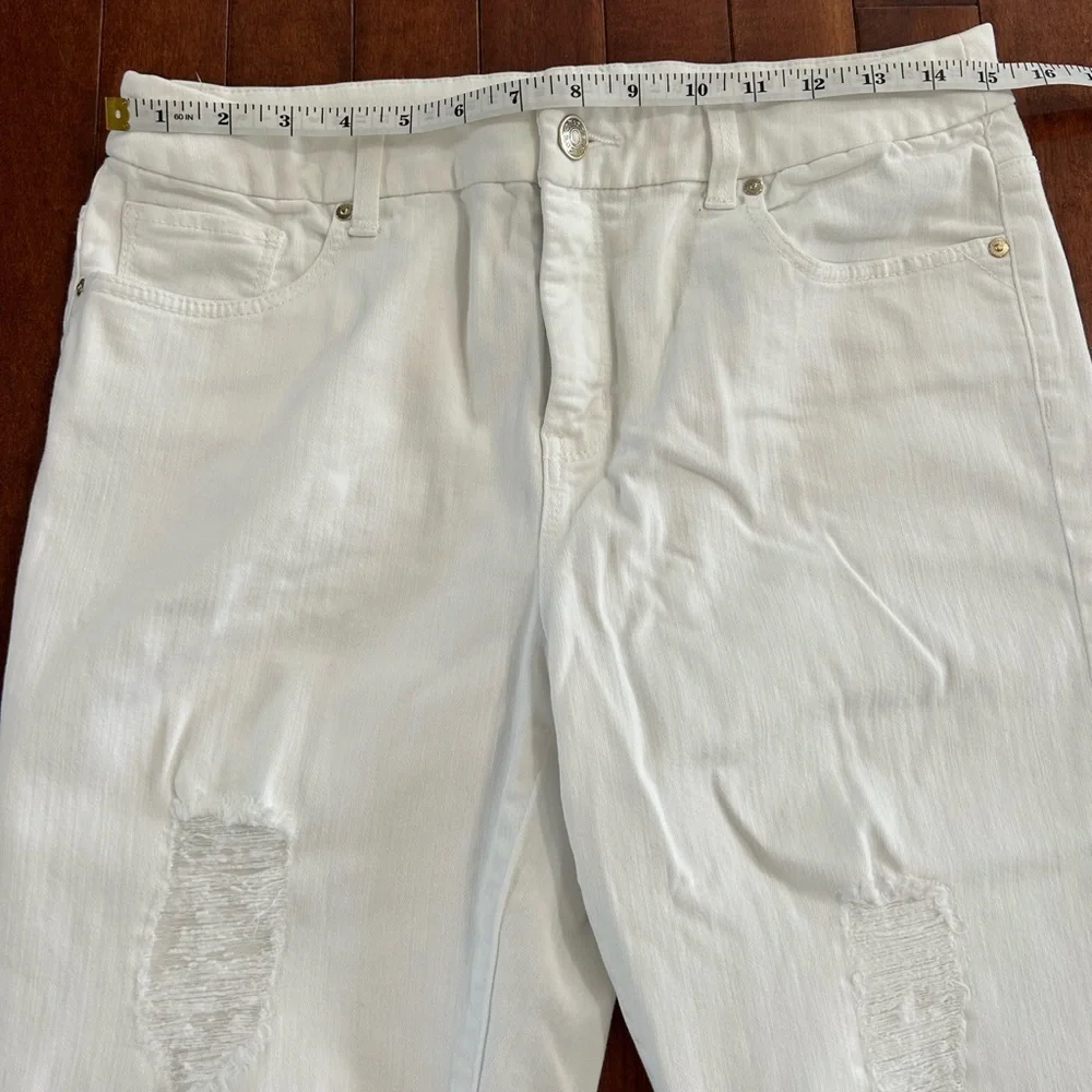 Chico's So Slimming White Distressed Ankle Jeans Size 0.5